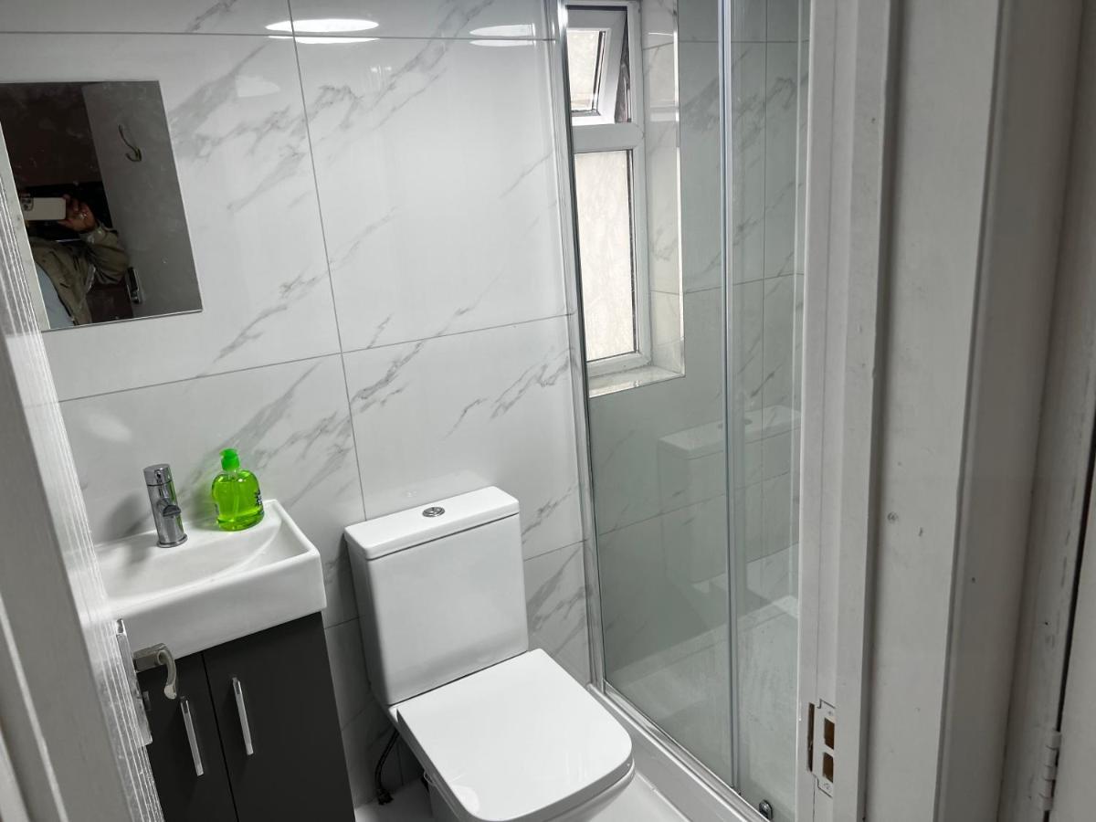 Good Priced Single Rooms In Hayes Northolt  Exteriér fotografie